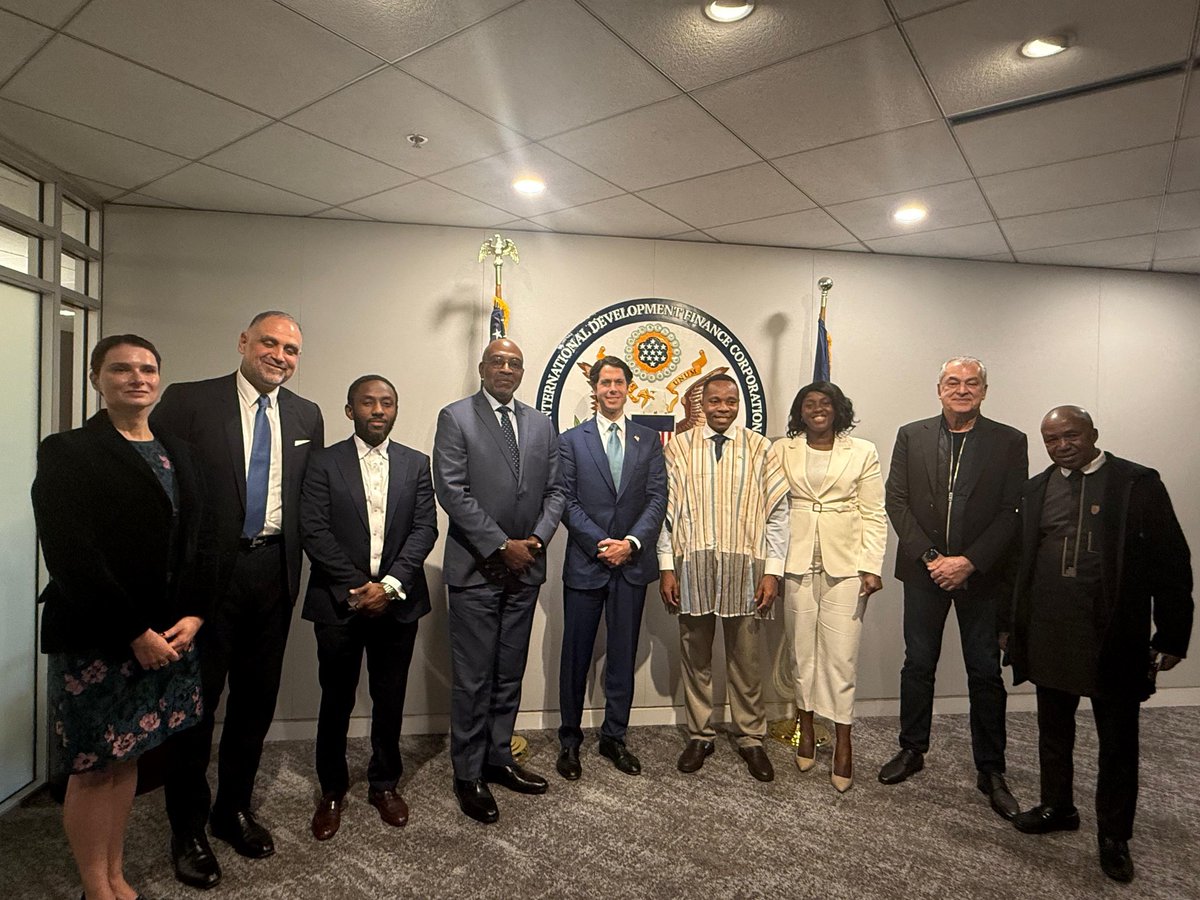 dsengeh's tweet image. I had a great meeting today with @DFCgov CEO Ben Black and his team. Since 2018, DFC has invested over $700m in finance and insurance of critical projects in Sierra Leone (airport, energy plant, manufacturing, etc). We are committed to our shared economic growth and prosperity!