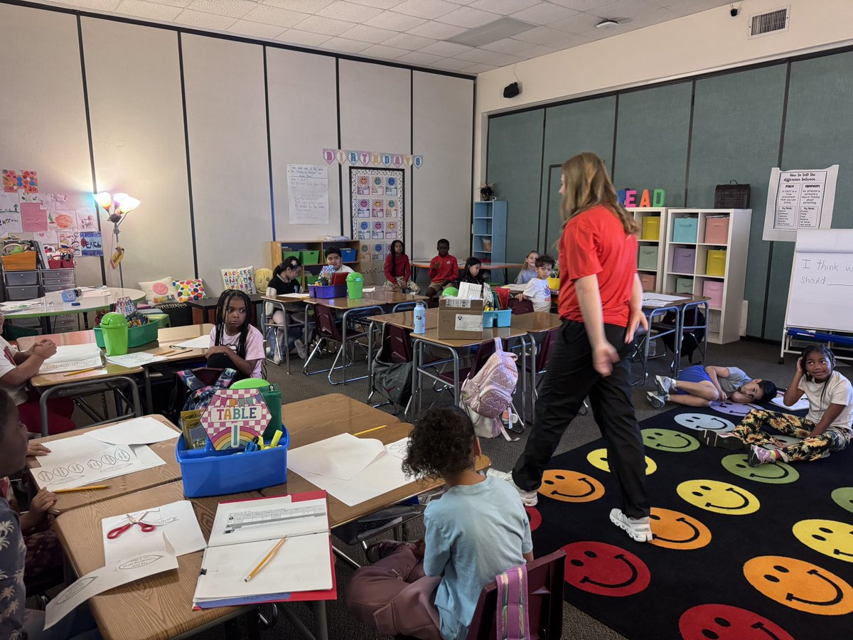 Thank you to AHS <a href="/HumbleISD_AHS/">The Atascocita HS</a>  CTE students for coming today and passing out books to our students!! They read them every chance they got! <a href="/HumbleISD_OE/">Oaks Elementary</a> <a href="/HumbleISD_OE/">Oaks Elementary</a>