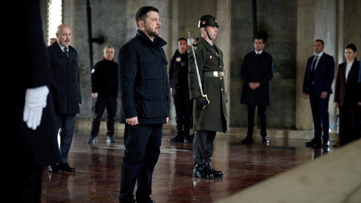 RFI's tweet image. Guerre en Ukraine: Washington propose un plan de paix prévoyant la cession de territoires à la Russie
➡️ go.rfi.fr/b2p