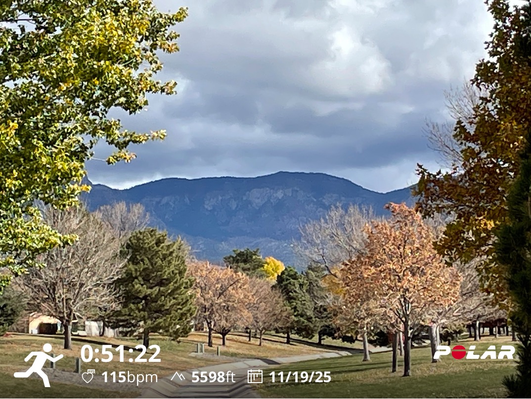 Howtobefit's tweet image. Back to reality! On Monday, I was 5,000&apos; higher on that mountain, surrounded by a forest coated in hoar frost. Once we were back in Albuquerque, it was 25 degrees warmer with no wind chill. The second image is my awesome &quot;new&quot; vintage Ultimate Direction Scott Jurek 2.0 vest.