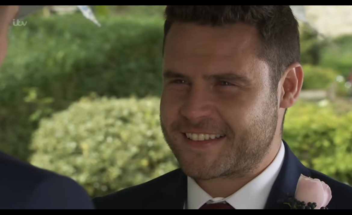 Jess13724's tweet image. Yeah, I see what you mean Kev. #Robron