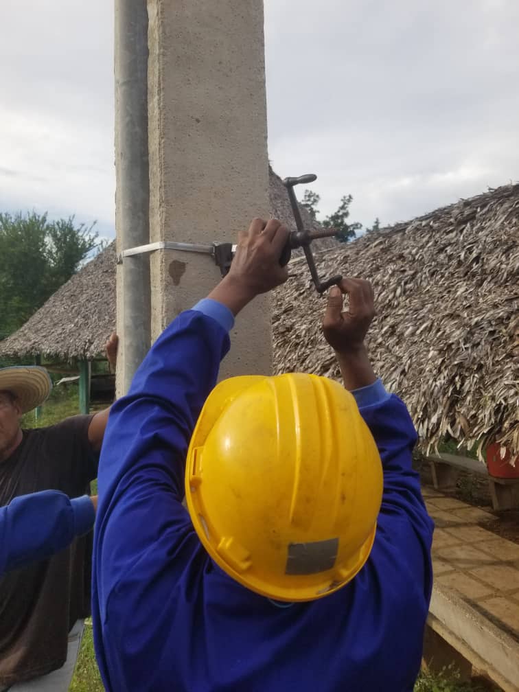 GladysDailyn's tweet image. 🇨🇺💙 En #Granma hay una parte de #Camagüey que late con fuerza y se siente en todo momento, incluso en las noches, bien lo saben los muchachos de la brigada de línea de @ETECSA_Cuba #Camagüey que son héroes anónimos de la recuperación de ese territorio