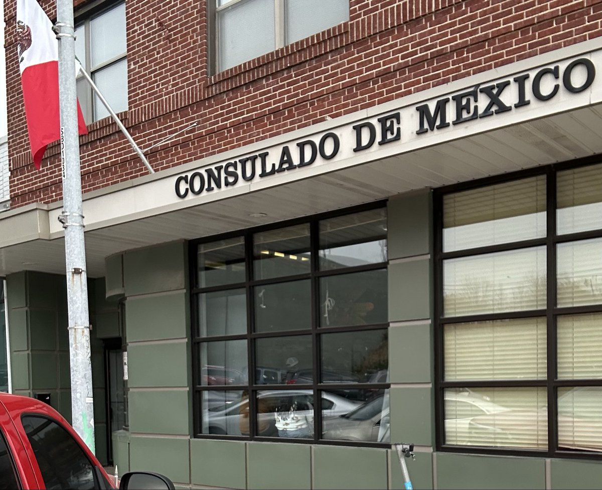 Had a wonderful meeting and tour at the <a href="/ConsulMexKan/">Consulado de México en Kansas City</a> . I learned a lot about the services they provide for our neighbors and region. Thank you for all that you do in the community. #MOLeg #MOSen