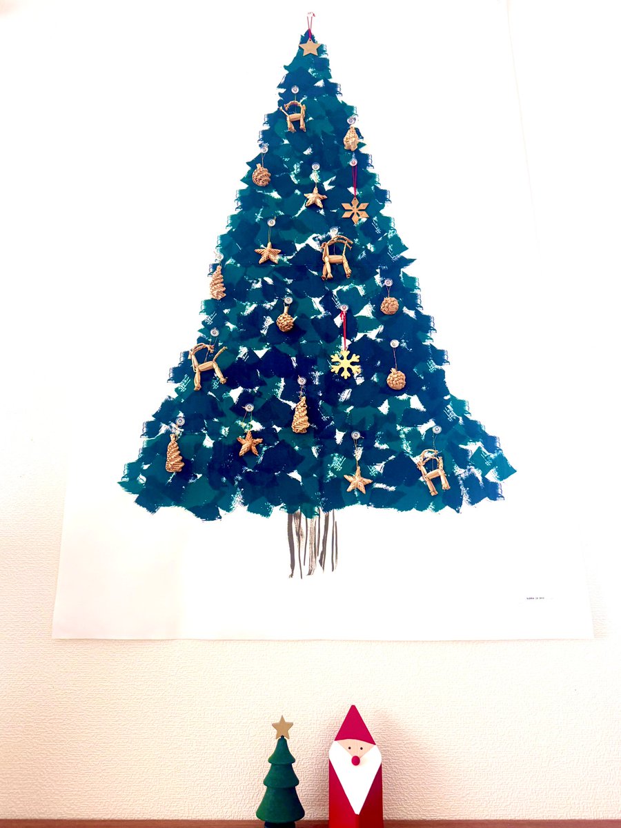 marie17854's tweet photo. 今年は早めに飾れたよ🎄
タペストリーのツリーにしたら
場所も取らないし片付けも楽🎶
オーナメントは
お友達のお店で買ったよ😊
#クリスマスツリー
#クリスマス
#富士吉原
#sinilintu https://t.co/HT7roAPUxK