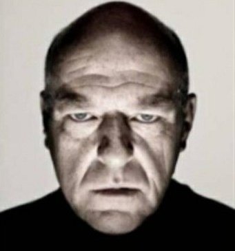 mi cara cuando veo a alguien d mi edad siendo exitoso