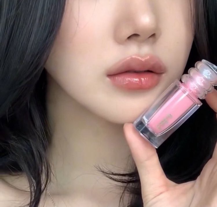 Lakaシリーズ今まで一通り買ってきたけど、最優秀賞リップは断トツ602