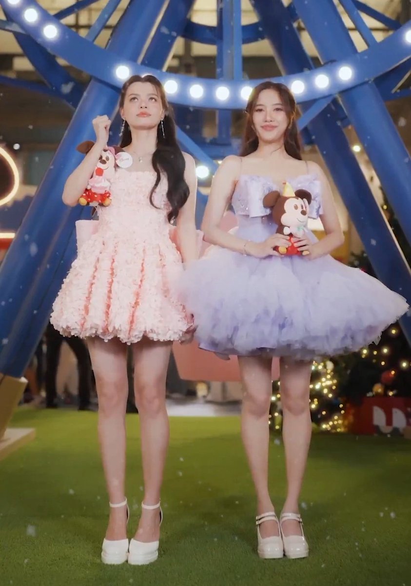 Becky 生誕イベント2BQueen限定写真集3点セット freenbecky Freen and Becky the unmatched Queens!!! This christmas will be