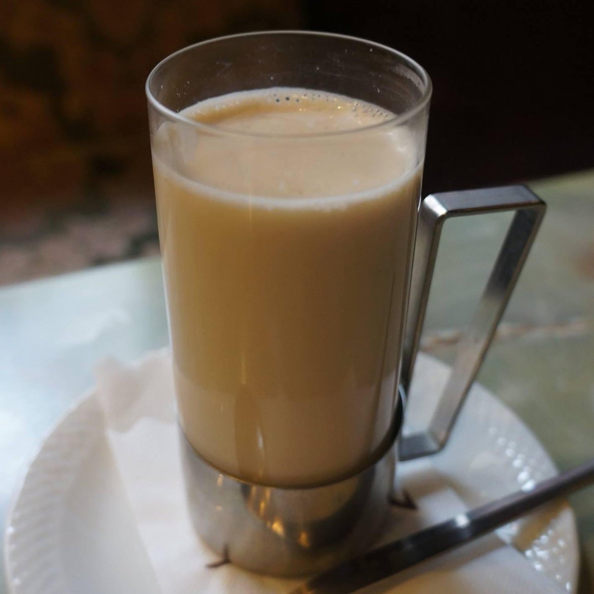 今年の異常気象並みの暑さに、いつまで続くのだろうと心配すらしていたのに、気が付けば普通に寒くなってますね🥶
こんな季節は #黒糖しょうがミルク が恋しくなる店主です😊
（パウダーは通販＆店頭販売いたしております✨）
#珈琲王城 #店舗詳細は固定ポストへ
#全席禁煙 #おひとりさま大歓迎