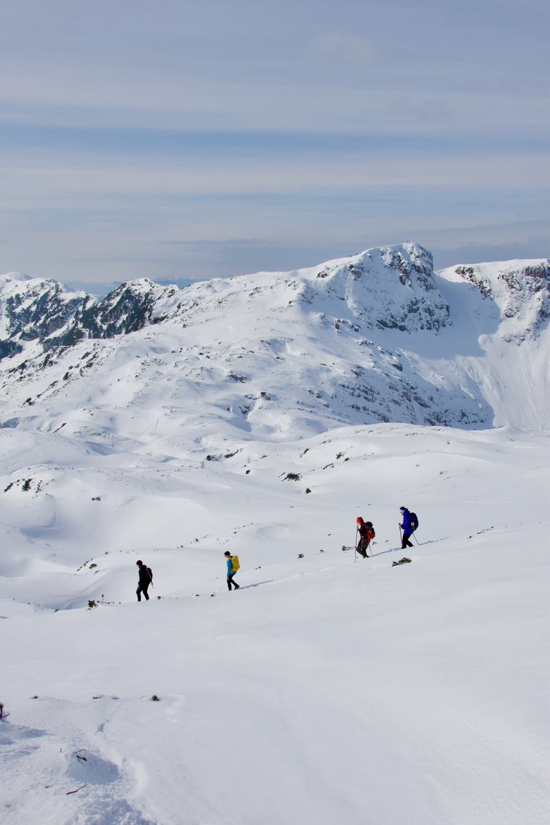 ExploringSlo's tweet image. Here are a few photos from our hike to Mt. Kompotela back in February, accessible from the Krvavec ski resort. It was an awesome hike, and we all loved the pristine snow ❄️😍