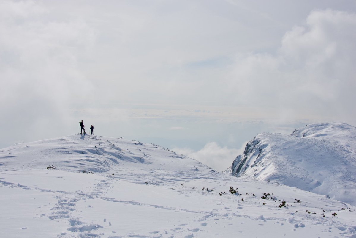 ExploringSlo's tweet image. Here are a few photos from our hike to Mt. Kompotela back in February, accessible from the Krvavec ski resort. It was an awesome hike, and we all loved the pristine snow ❄️😍