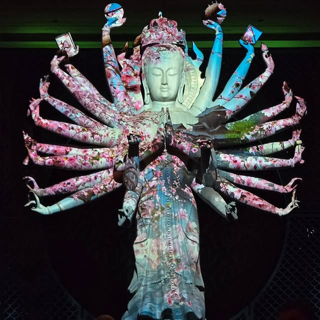 There's more to the world and this life.. go find it. #explore #livelarge #life #father #son #dinner #Wednesdayvibe #NewYorkCity