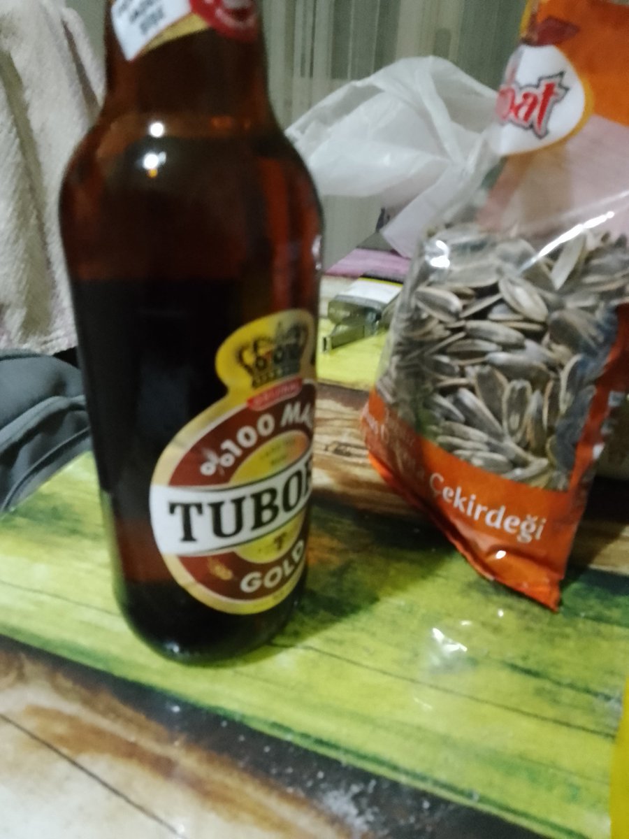 Kirkiki1's tweet photo. Gecenin 3'üne doğru içilen biranın keyfi başka https://t.co/cdPYdqQxeU