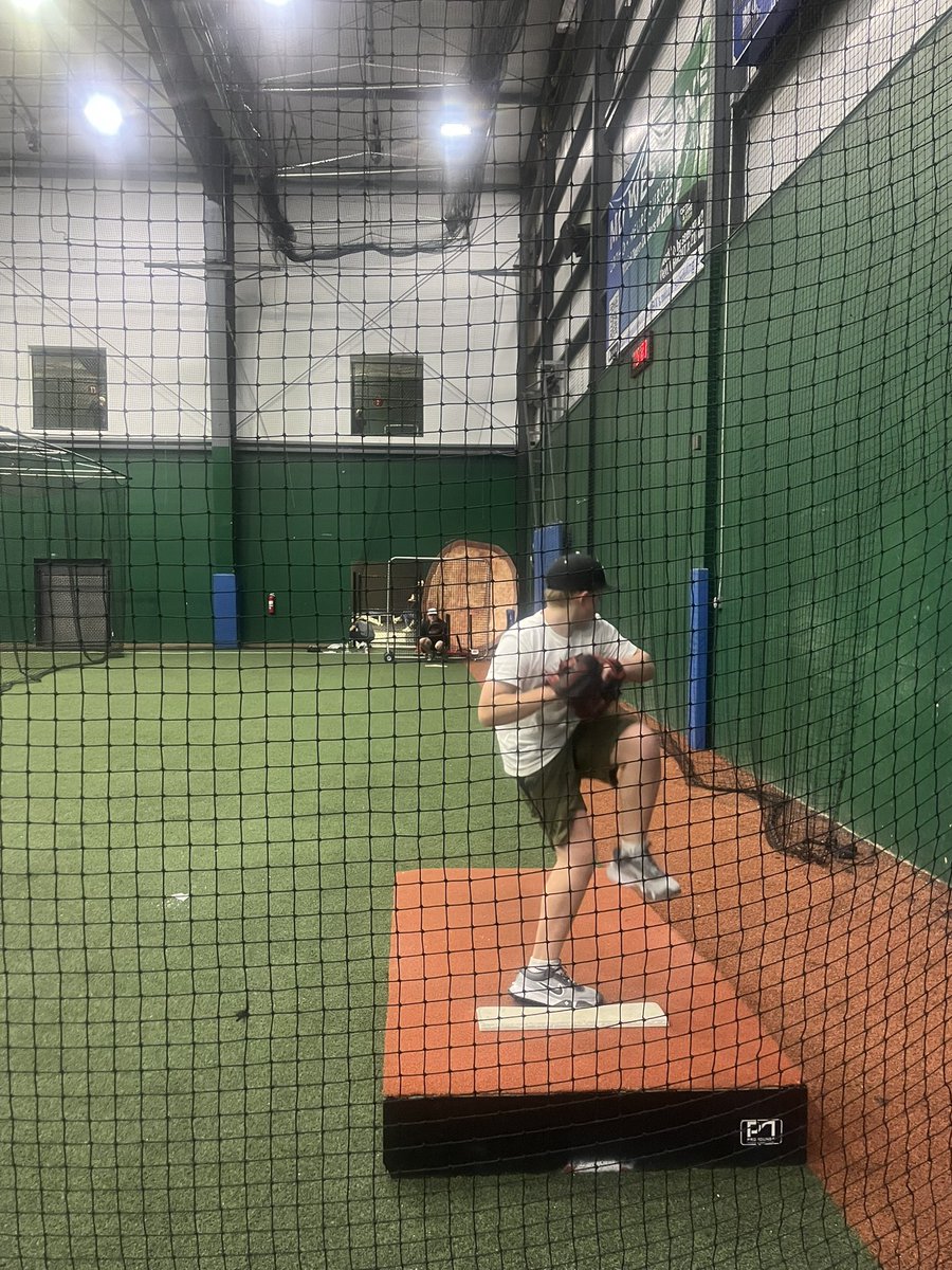 OMAHATIGERS's tweet image. A lot of things going on @ubanebraska tonight.  This place is electric! @UBASelect