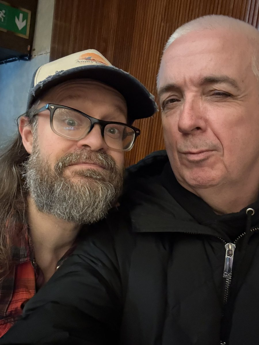 BPete1970's tweet image. Great gig by one of my favourite bands of last 30 years tonight @ashofficial &amp;amp; great chatting to the wonderful @onionrick  afterwards too

They absolutely smashed it tonight 👍😉👊👏