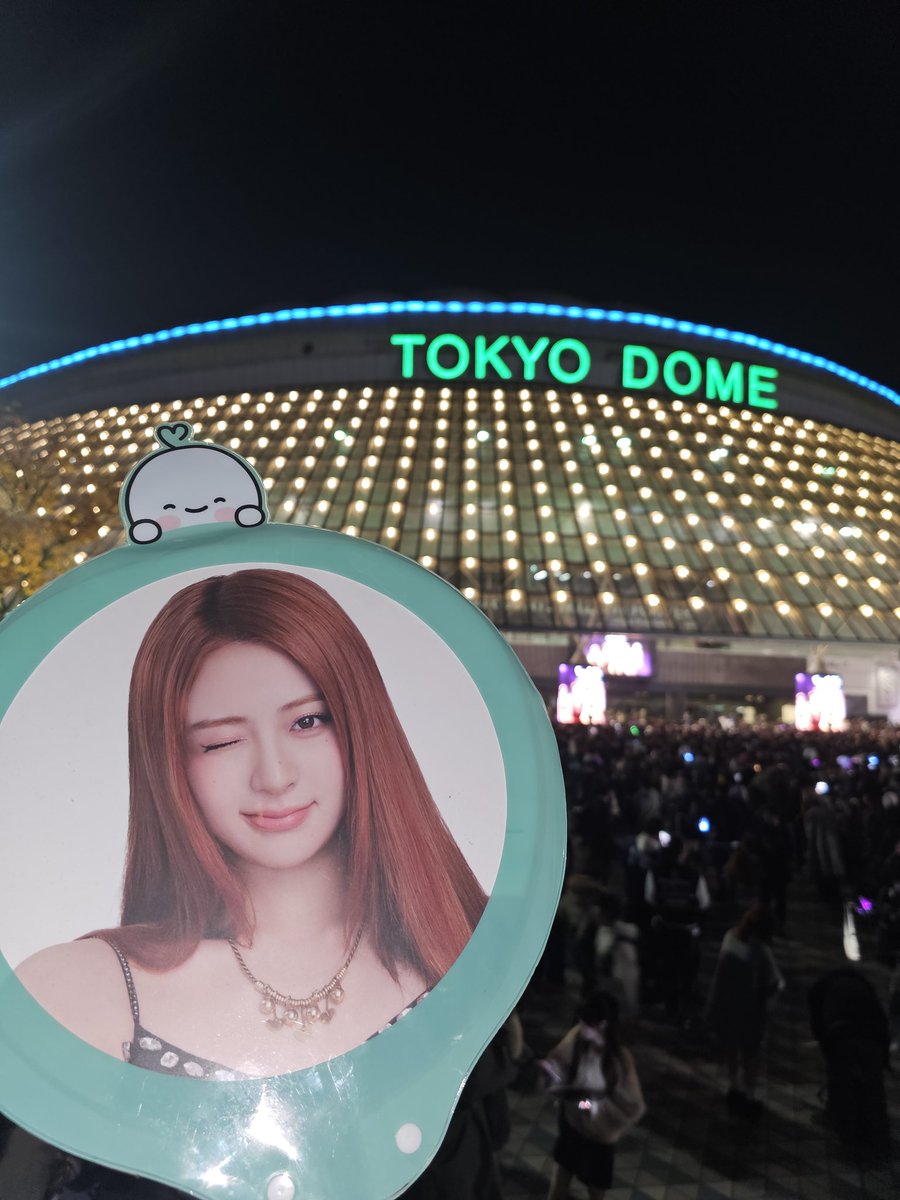 ピム棒の光で埋まった東京ドームを見られて本当に良かった😭
苦難の時期を乗り越えて不死鳥となったLE SSERAFIMに死角はない！
推しは向こうからやって来ると言うけれど、出会ってくれてありがとう🙇‍♂️
第2章が今から楽しみ！
#EASY_CRAZY_HOT_ENCORE_TOKYODOME #LE_SSERAFIM