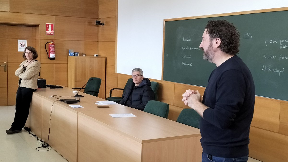 SoniaRoigGomez's tweet image. ¿Como repartir un presupuesto limitado entre prevención, fomento de la bio economía, extinción y restauración para luchar contra los #incendiosforestales? Como poner de acuerdo a tantos agentes implicados? #UPMConecta @MontesUPM @La_UPM