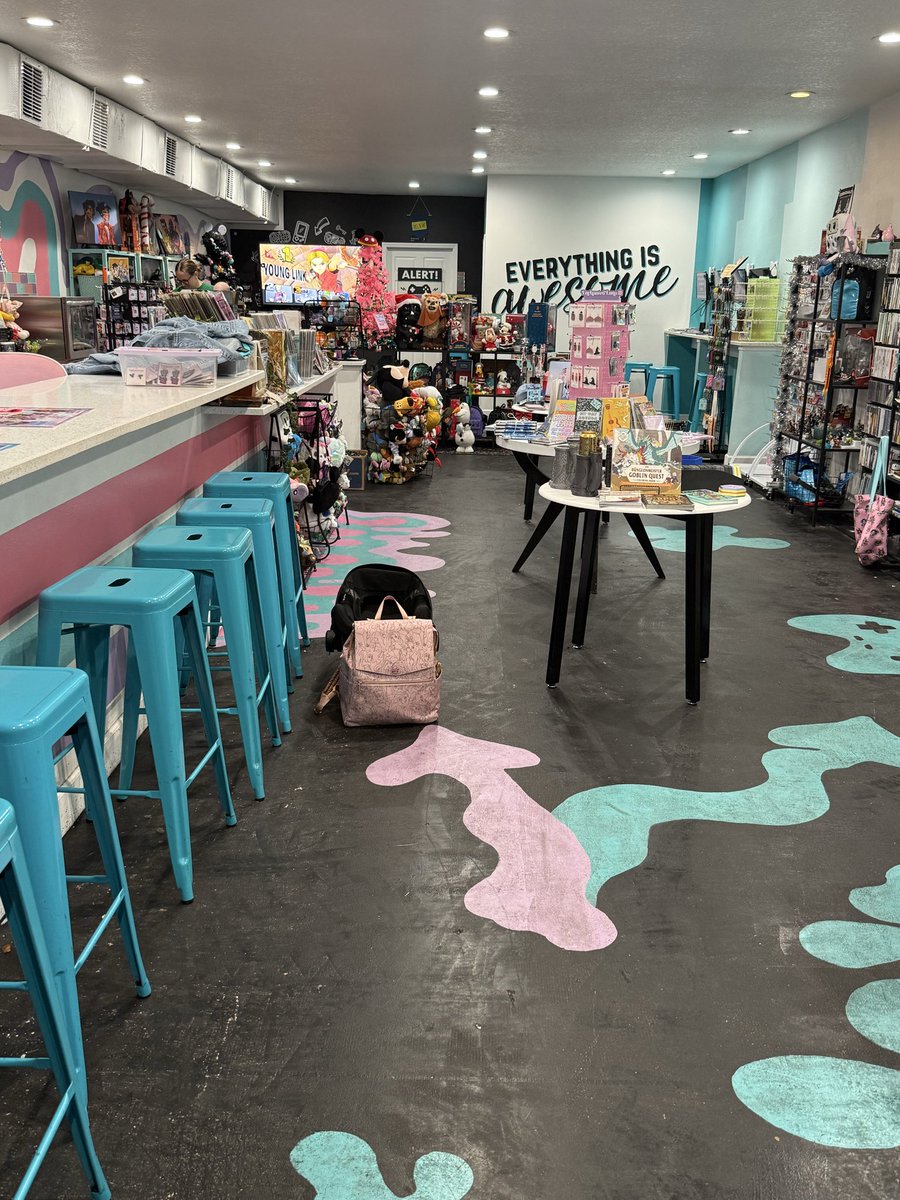 stevenhaderer's tweet image. Spending time at one of my favorite places in central Florida 😍 @PopCultureSodas @ComicController