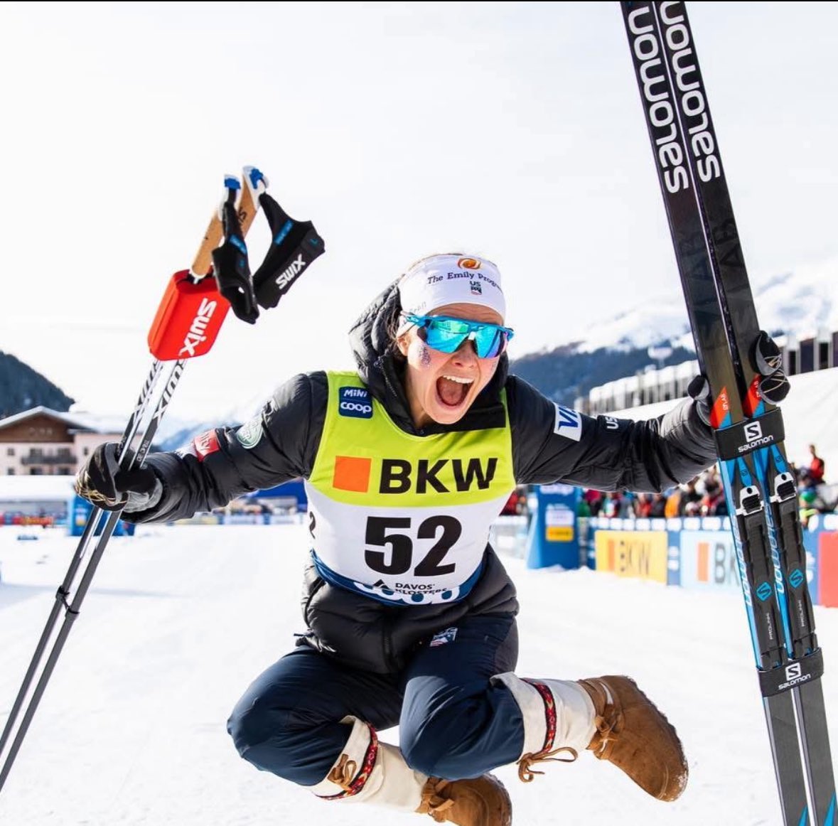 Hej wszystkim - chcę się z wami podzielić, że to będzie mój ostatni rok wyścigów narciarskich! Trudno będzie odejść od tego sportu i drużyny, którą tak kocham, ale czuję to w sercu i jestem bardzo podekscytowana, że mogę otworzyć nowy rozdział w moim życiu! Narty dały mi więcej