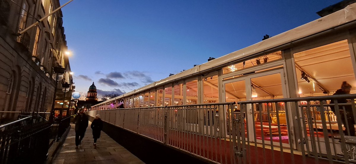 damedithe1st's tweet photo. This monstrosity is taking up West George St - obliterating any views - or chance of popping over the road to a shop or anything. It was never about clearing space for people or 'active travel' It was always about clearing space for commercial activity. Edinburgh has sunk so low https://t.co/M6v0uFLY00