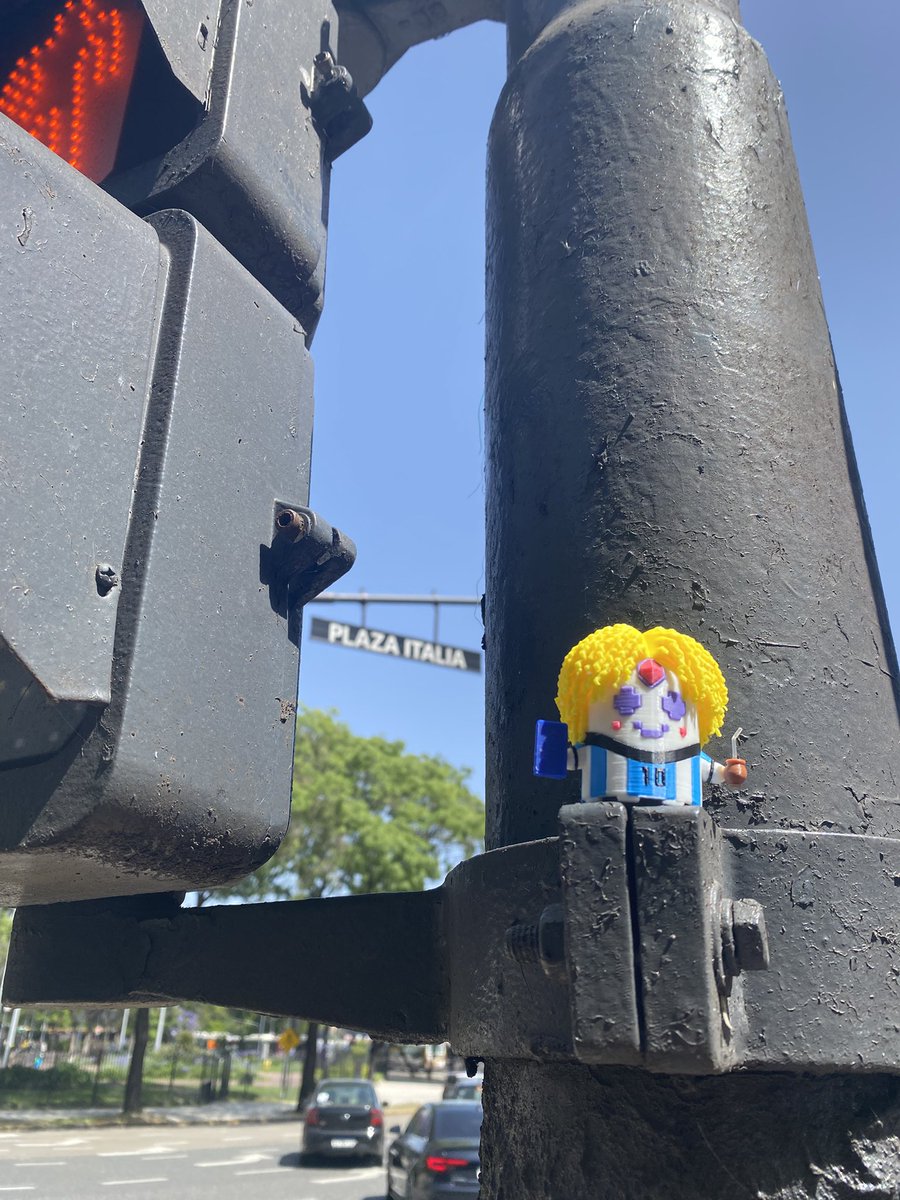 xavieriturralde's tweet image. Non-stop crypto gaming day 3 @EFDevcon!!! @AAVEGOTCHi play to earn @gotchiguardians ftw! 🔥🎮👻🔥