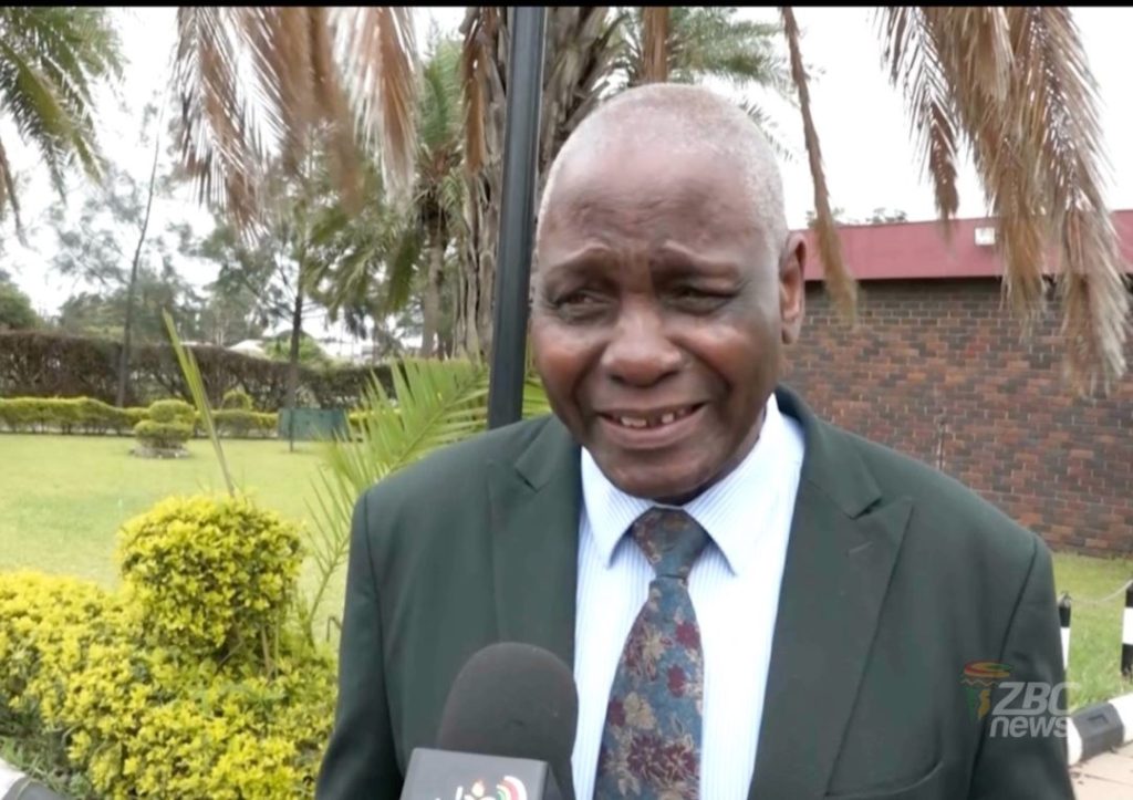 SimangalisoDub5's tweet image. 🇿🇼 Traditional leaders are amplifying their role in national  development. At a strategic engagement in #Gweru, National Chiefs Council  Pres. Chief Mtshane Khumalo pledged maximum support for govt programmes, aligning with NDS &amp;amp; #Vision2030 #CommunityDevelopment @jqmayisa