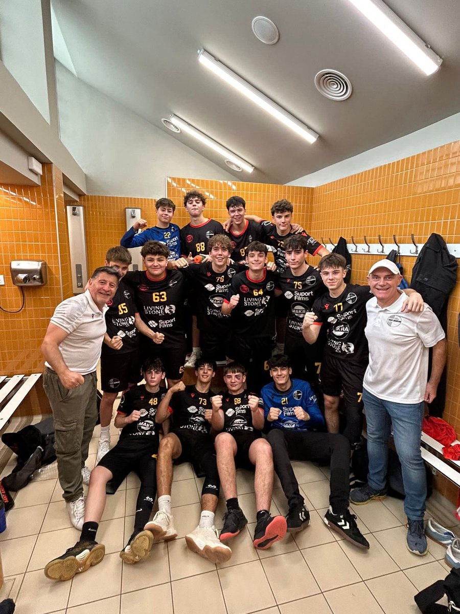 Victòria del Juvenil Masculí C a Igualada per continuar lluitant per entrar al Top-16 de Lliga Catalana. Som-hi!!!🧡🖤🧡