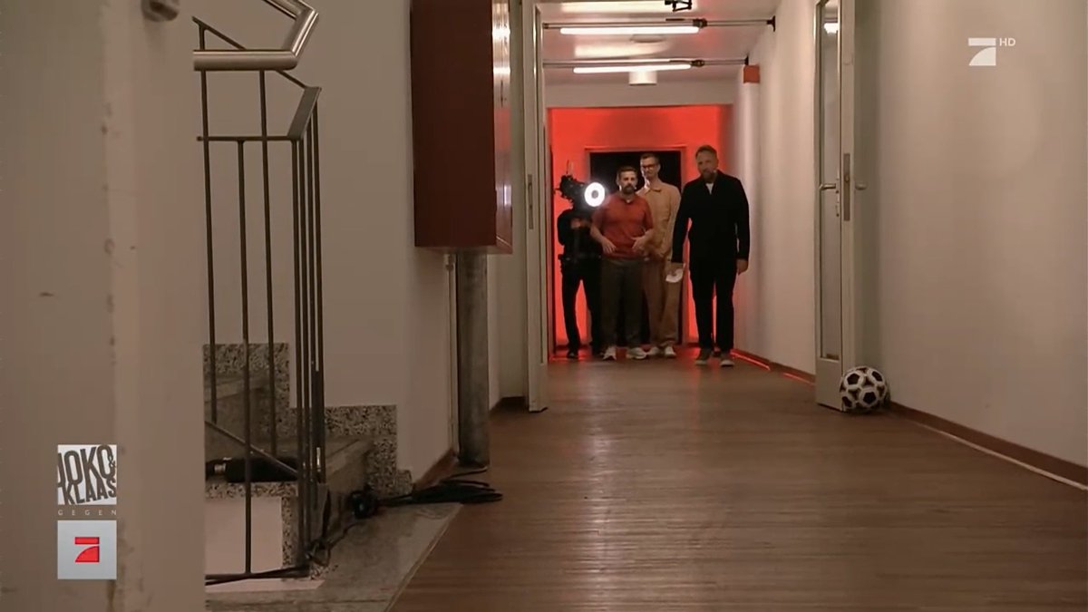 Immerhin lag er nicht beim Nachbar am Zaun. Gut Kick! 😄 #JKvsP7