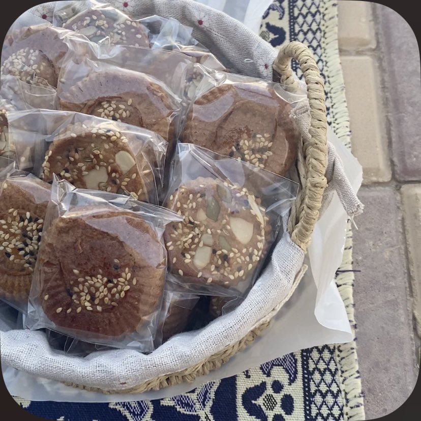 Joud16_Alm's tweet photo. تآلف جماعة من الصحبة وتحبهم، تسعد برفقتهم فتمضي الوقت معهم، فإذا بالوقت يمضي وإذا باليوم يشرق، وإذا بالصعاب تصبح مؤنسة✨. https://t.co/Tc87J3QF7s