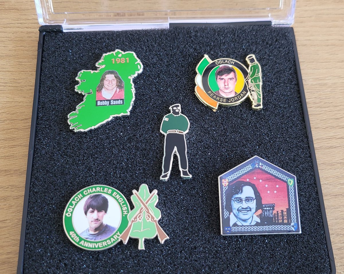 Set of 5 Volunteer badges in presentation case, €25 inc postage (anywhere in Ireland), just pm/dm the page for details.