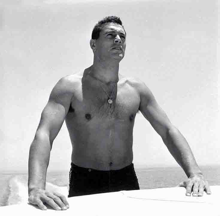 A favorite picture of Rock Hudson (b. 17 Nov) whose birthday we celebrated this week and who loved being on the water. His ashes were scattered over the Catalina Channel, a place he loved.