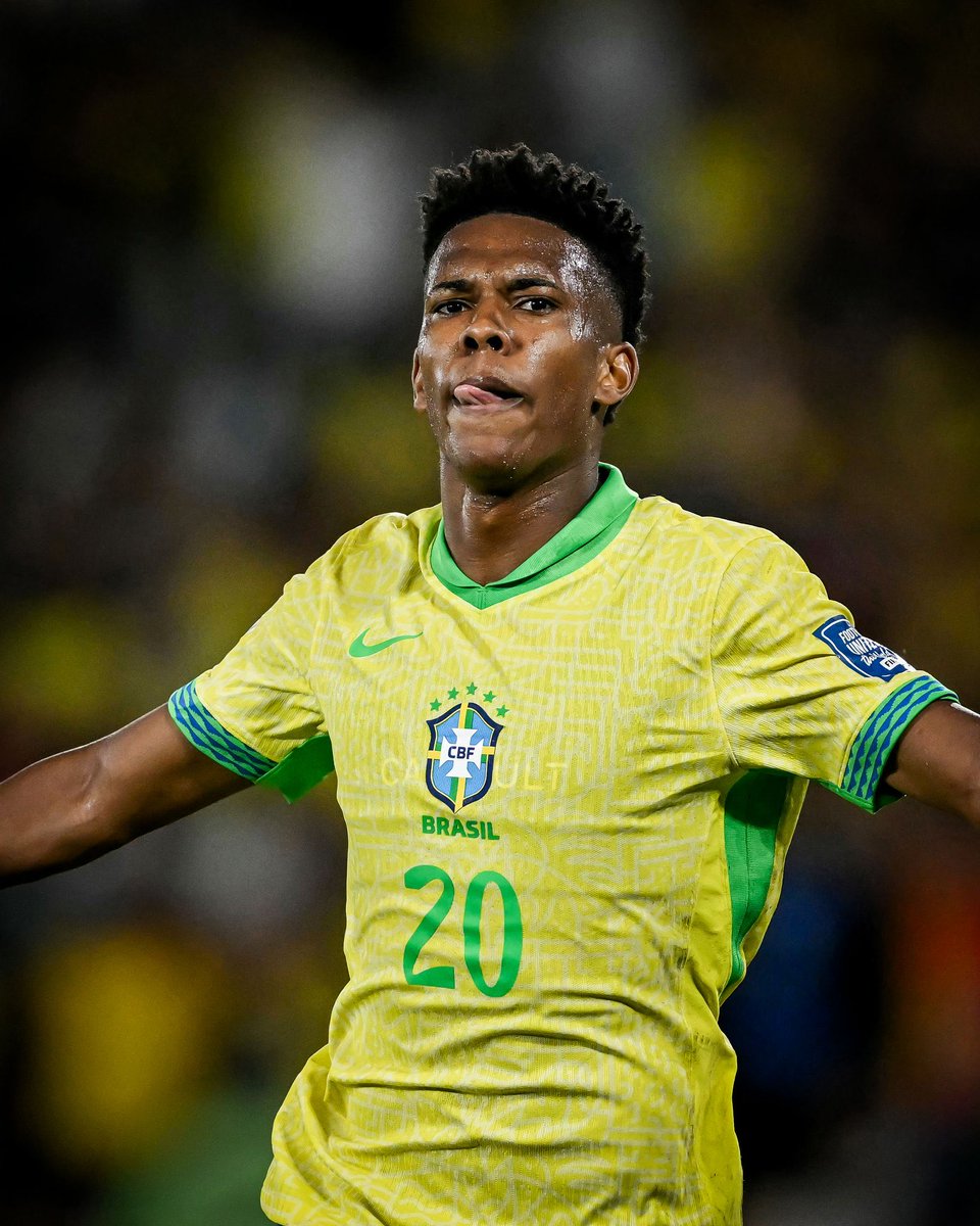 RisingStarXI's tweet image. 🇧🇷✨ 𝐓𝐇𝐄 𝐘𝐎𝐔𝐍𝐆𝐄𝐒𝐓 𝐓𝐎 𝐒𝐂𝐎𝐑𝐄 𝟓 𝐆𝐎𝐀𝐋𝐒 𝐅𝐎𝐑 𝐁𝐑𝐀𝐙𝐈𝐋 

5️⃣ Neymar JR — 19 yrs and 155 days 
4️⃣ Ronaldinho — 19 yrs and 135 days
3️⃣ Coutinho — 18 yrs and 335 days
2️⃣ 𝐄𝐒𝐓𝐄̂𝐕𝐀̃𝐎 — 𝟏𝟖 𝐲𝐫𝐬 𝐚𝐧𝐝 𝟐𝟎𝟖 𝐝𝐚𝐲𝐬
1️⃣ Pelé — 17 yrs and 207 days