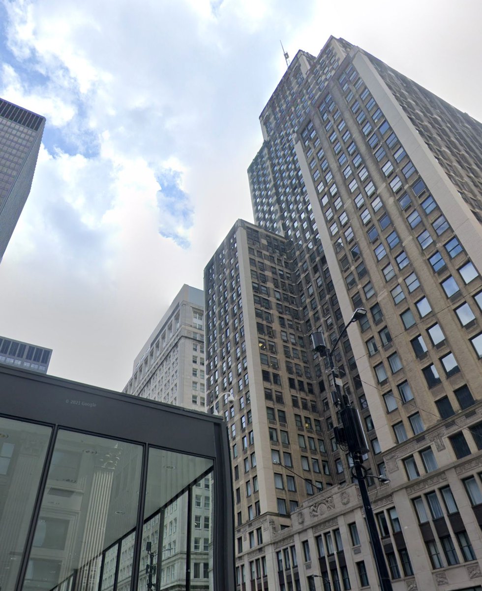 BlockClubCHI's tweet image. The Loop’s Bankers Building is now a Chicago landmark. blockclubchi.co/3LLUC49