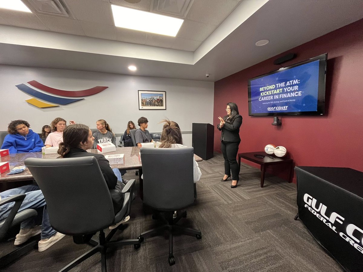 gulfcoastfcu's tweet image. 📷📷 Thank You, Flour Bluff! 📷📷
A huge thank you to the incredible Flour Bluff ISD students and directors for joining us at Gulf Coast Federal Credit Union for our Careers in Banking Symposium! 📷

#GCFCU #CommunityStrong #FlourBluff #CareerDay #FutureLeaders #CreditUnionProud