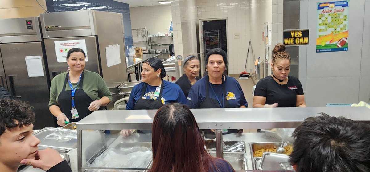 Ricardo46230428's tweet photo. EMS - A big shoutout to these EMS Volunteers for always helping. https://t.co/qFExIxUfs5
