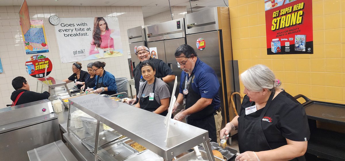 Ricardo46230428's tweet photo. EMS - A big shoutout to these EMS Volunteers for always helping. https://t.co/qFExIxUfs5