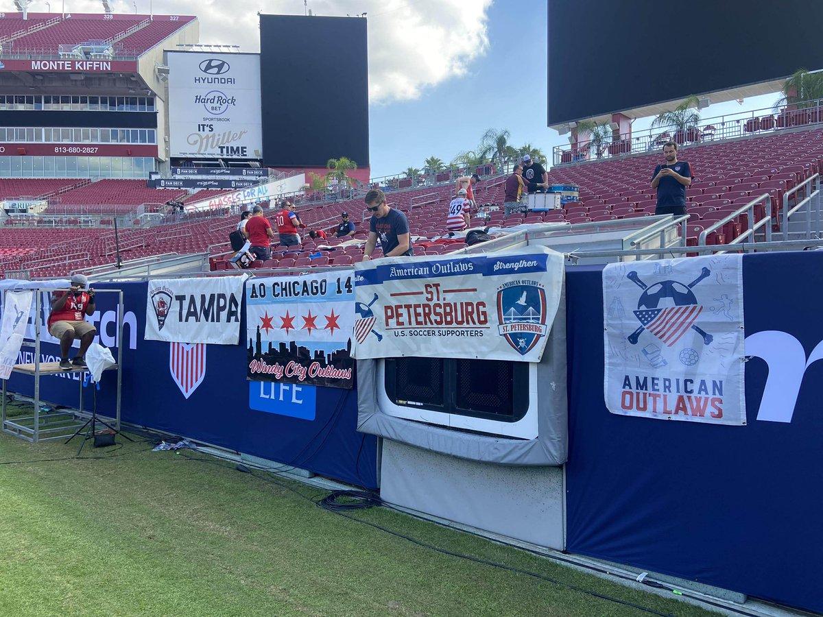 AO Chicago tweet media