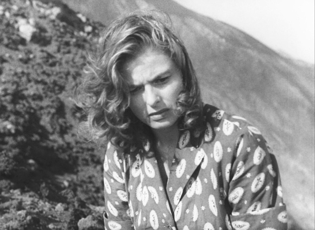 LewisBeerBlog's tweet image. Stromboli ends on a note of transcendence and renunciation: Ingrid Bergman looks down with contempt at her husband&apos;s village, and looks at herself with equal contempt. Like Anna in L’avventura, she finds that her relationship with reality has curdled, and she cries ‘Enough!’