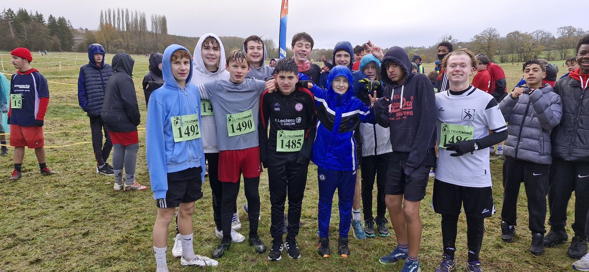 ASBALZAC's tweet photo. CROSS UNSS @ASBALZAC à l'Aigle, félicitations à tous dans des conditions très difficiles 🌧 #crossUNSS #alençon https://t.co/T5O8ITysqJ