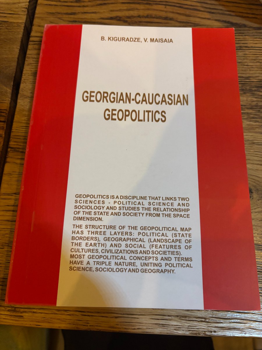 Dzisiaj pracowity dzień w Centrum: odwiedził nas ormiański analityk <a href="/GeorgeMelikyan/">Dr. Gevorg Melikyan</a> oraz gruziński badacz dr Vakhtang Maisaia. 

Inspirujące rozmowy o Kaukazie Południowym, wojnie ukraińsko-rosyjskiej oraz aktualnej sytuacji w Federacji Rosyjskiej.

<a href="/mac_musial/">Maciej Musiał</a> <a href="/mp_sadlowski/">Michał Patryk Sadłowski</a>
