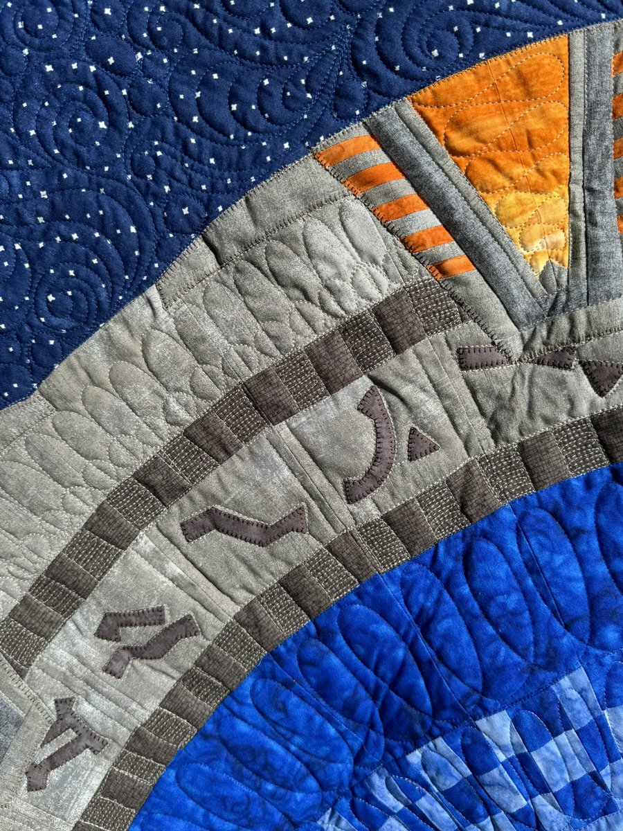 With the news of #stargate returning (and Christmas fast approaching!), it seemed like a good time to remind people that—

1) these beauties exist 🤩🤩🤩

and—

2) I have two for sale. 😊😊😊

#stargatesg1 #gatequilt