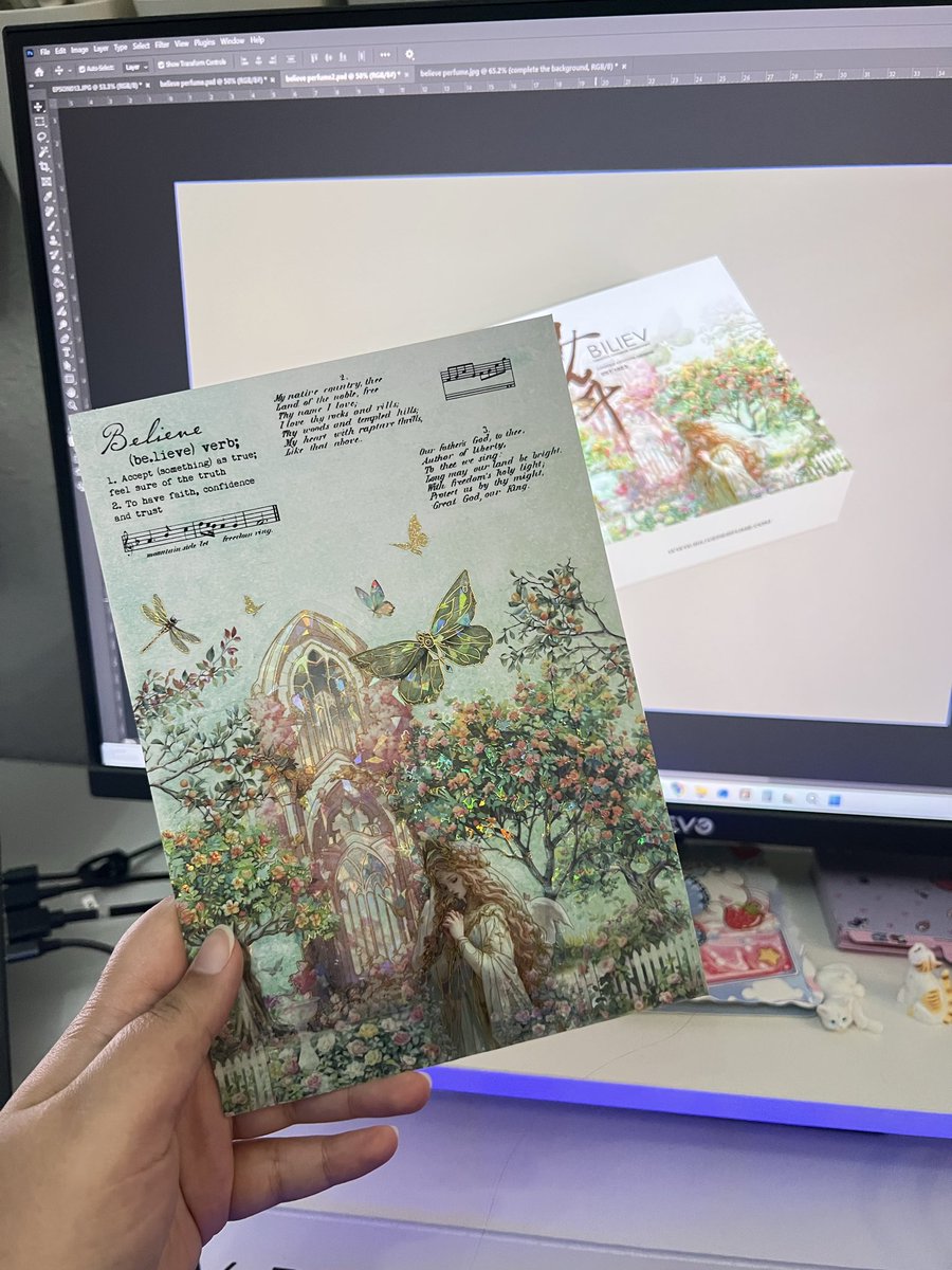 sarastudio_ang's tweet photo. مساء الخير يا أصدقاء ✨

اليوم خلصت نصيبي من الشغل وقعدت اسوي تصميم شخصي تغيير من وتيره العمل 

جاتني فكره استخدم احد اعمالي في الكولاج كتغليف لعطر ، سويت سكان للصوره واخفيت آثار الستيكرات بالفوتوشوب وركبتها على الموكب 🙇🏻‍♀️✨

طلع يجنن مره لو انه حقيقي كان اشتريته بدون تفكير 🥹💕💕 https://t.co/1EHIbc8dcf