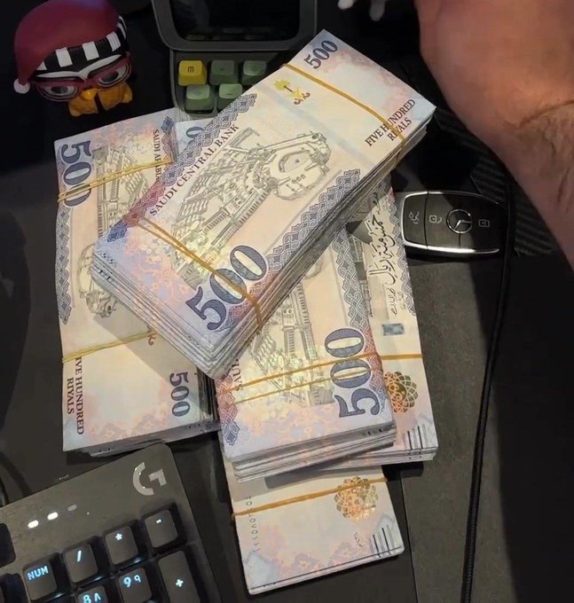 مساء الخير🌷،
بمناسبة "اليوم الوطني السعودي"
هدايا ومبالغ مالية بقيمة 250 الف ريال من نصيبك إن شاءالله يومياً توزع لمدة شهران شالله تكون من نصيب اللي يحتاج وبدون اي شروط فقط رتويت🔄اعجاب❤️ تعليق بتم💬تواصل خاص بتوفيق الله
تابعني
#يوم_الرجل_العالمي
#لهم_العالم_ولنا_بن_سلمان