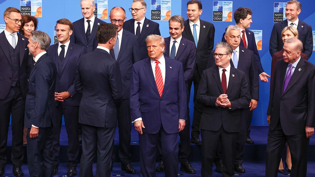 🤝 EE.UU. nombra a Arabia Saudí aliado principal fuera de la OTAN y firma acuerdos históricos en defensa, energía, tecnología e inversiones por casi un billón de dólares.

esrt.space/actualidad/573…