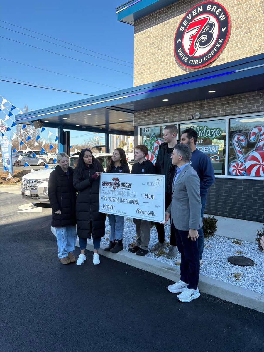 SimonCamden4's tweet image. Today our friends at 7 Brew held a “Coffee For Miracles” fundraiser in support of CMN at Baystate Children’s Hospital and donated $1,500 dollars. 
#ChangeKidsHealth 
#CoffeeSavesMiracleKidsLives