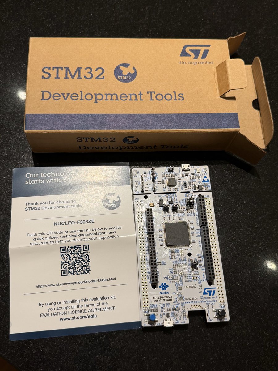 d_mekii's tweet image. Got my new toy 🤩 #stm32 #arm