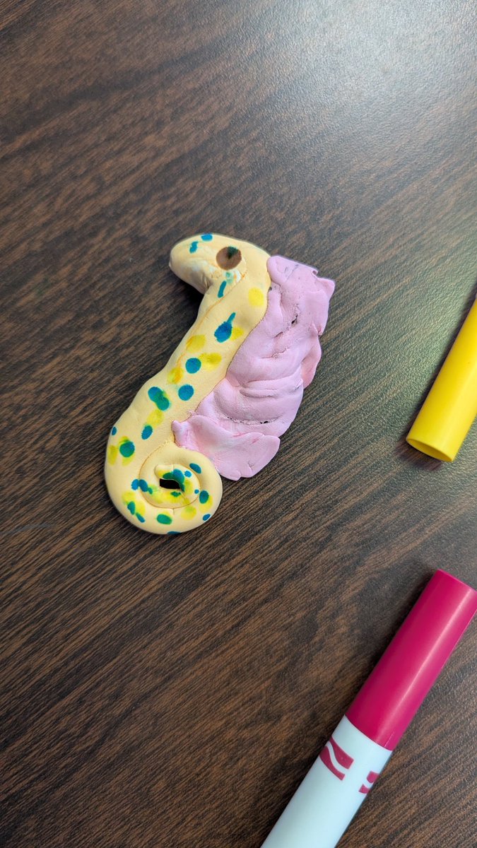 PhelpsCenter's tweet image. Ocean explorers drew random foods and habitats, then worked in teams to design a creature who could survive those conditions. #ChallengeWeek #TeamGifted