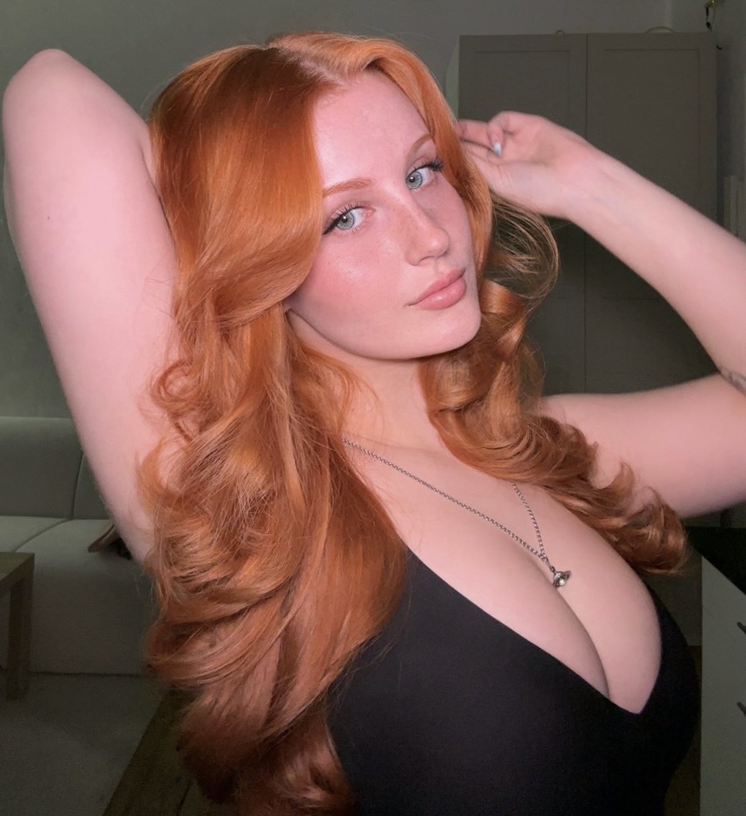 natahrie's tweet image. hi chat