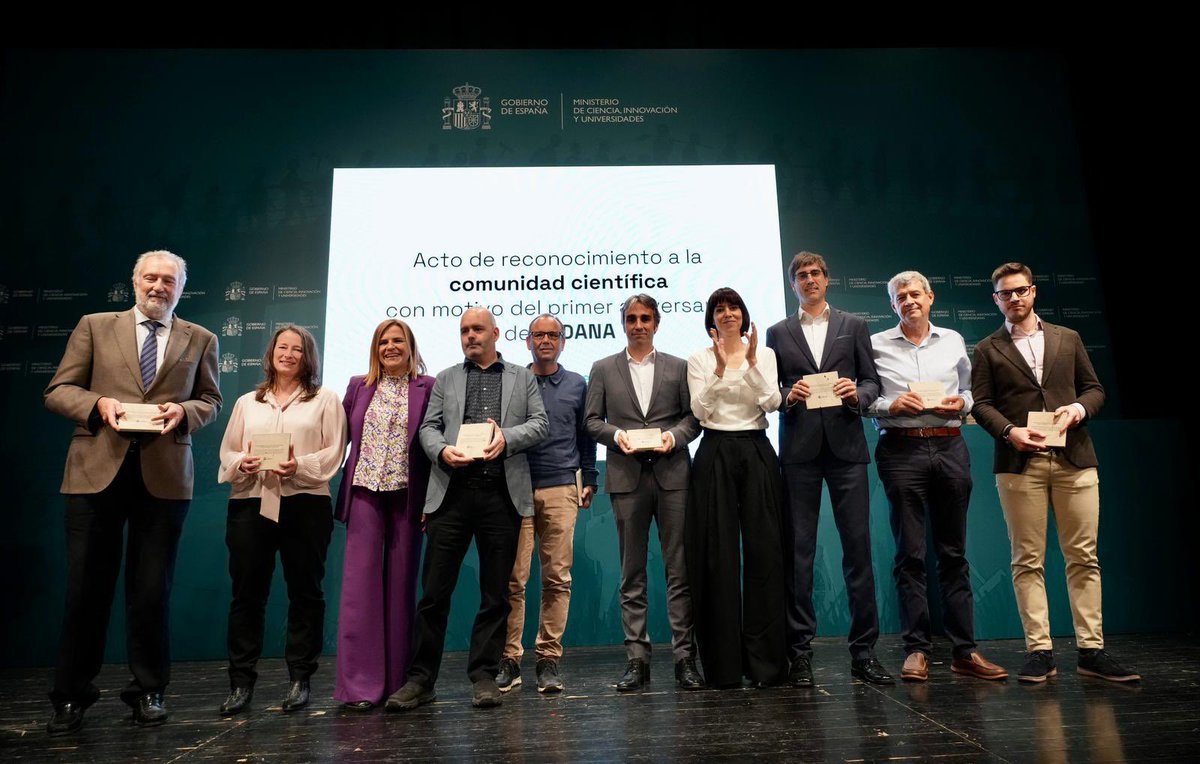 CienciaGob's tweet image. ✅@cienciagob homenajea a la comunidad científica en el primer aniversario de la Dana
 
🗣️”Es un homenaje a quienes han estado, están y estarán en la reconstrucción, apoyándose en la evidencia científica, la investigación y las soluciones innovadoras”.

ciencia.gob.es/Noticias/2025/…
