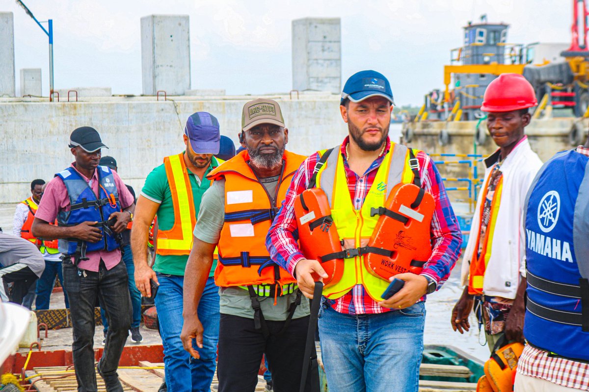 SA Infrastructure Engr. Olufemi Daramola inspects key works across Eti-Osa/Lekki/Epe:
• Admiralty → Jubilee Bridge Expressway section
• Ikoyi/Maroko road upgrades
• Green Line early infrastructure
• Expressway Phase IIA &amp; IIB upgrades
• Omu Creek &amp; Bridges construction