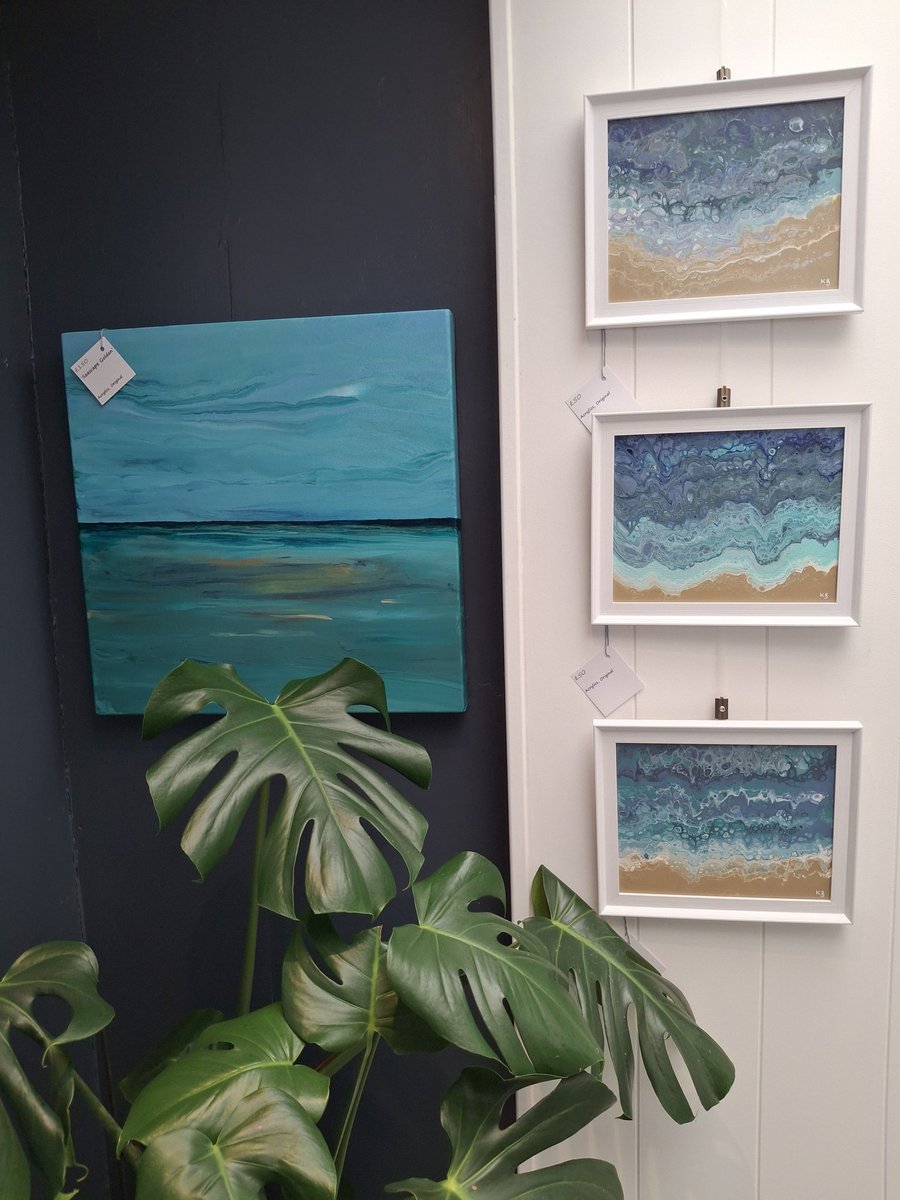 ed_objective's tweet image. Still got some Christmas 🎁 to sort out? 
How about an original piece of #flowmotionart from the comfort of your chair? White framed coastlines £50 each, seascape £150 (both +P&amp;amp;P). #original #abstract #acrylicart #Cornwall #present #giftideas